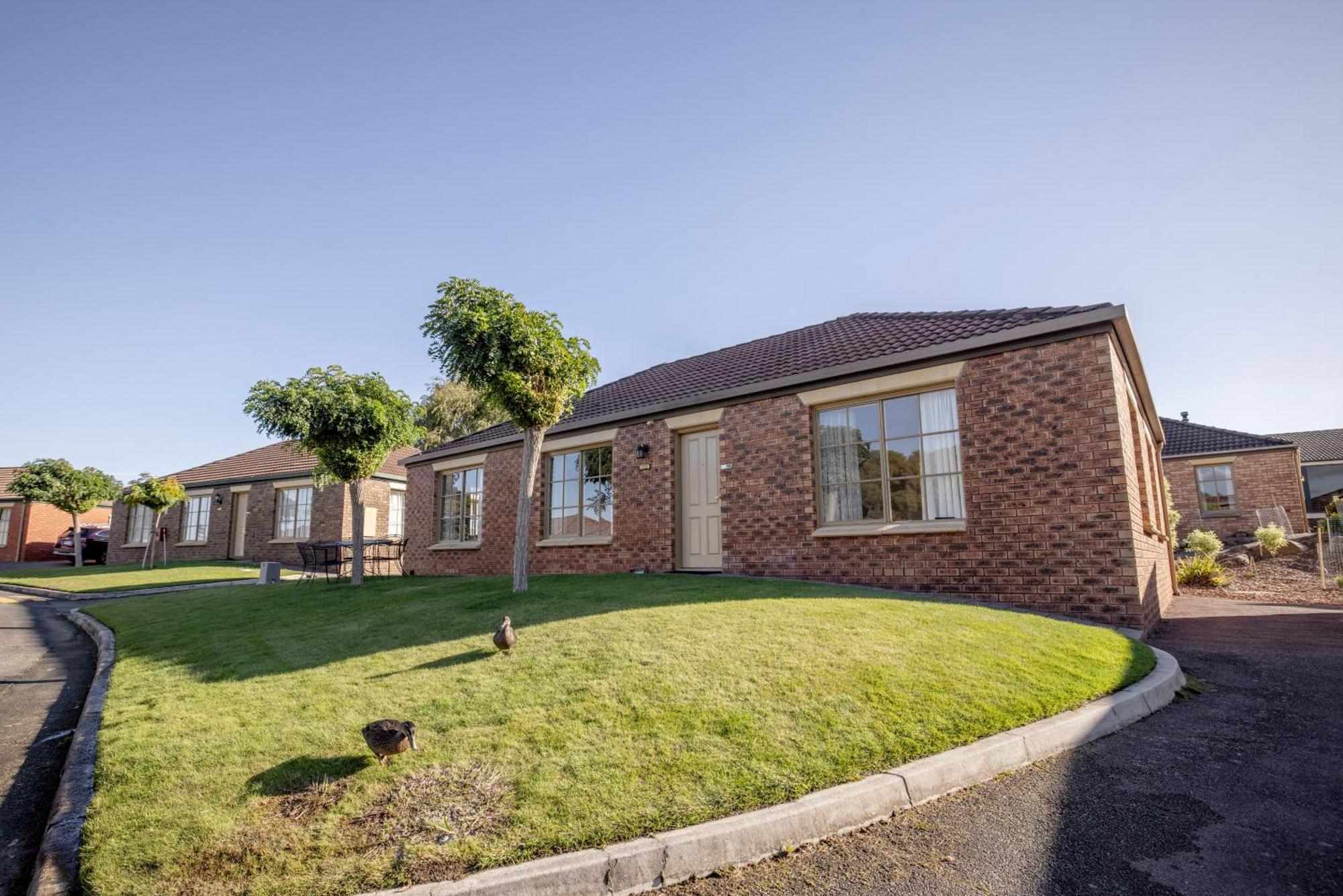 Three-Bedroom Villa,1627934524:JPEG